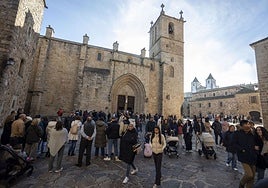 Turistas en la Ciudad Monumental de Cáceres el pasado puente de diciembre.