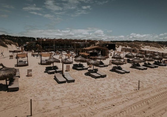 El restaurante incendiado, Casa Reîa en Costa da Caparica (Portugal).