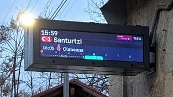 'Desde Santurtzi a Aljucén', el panel extremeño que avisa de la llegada de un cercanías vizcaíno