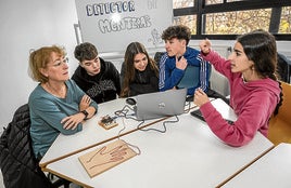 Los estudiantes de inteligencia artificial en las jornadas de convivencia con el mayor.