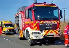 Herido por intoxicación tras un incendio en una vivienda de Sierra de Fuentes