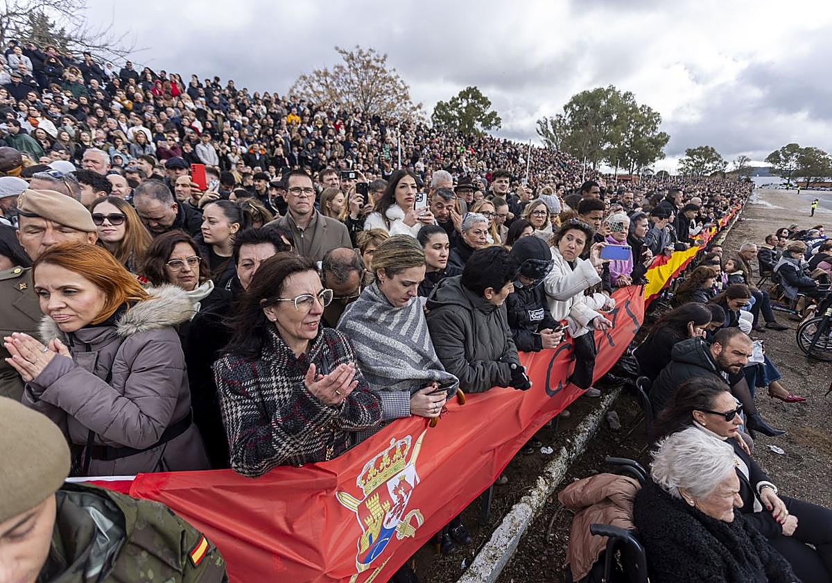 Fotos | Búscate en la jura de bandera en el Cefot de Cáceres