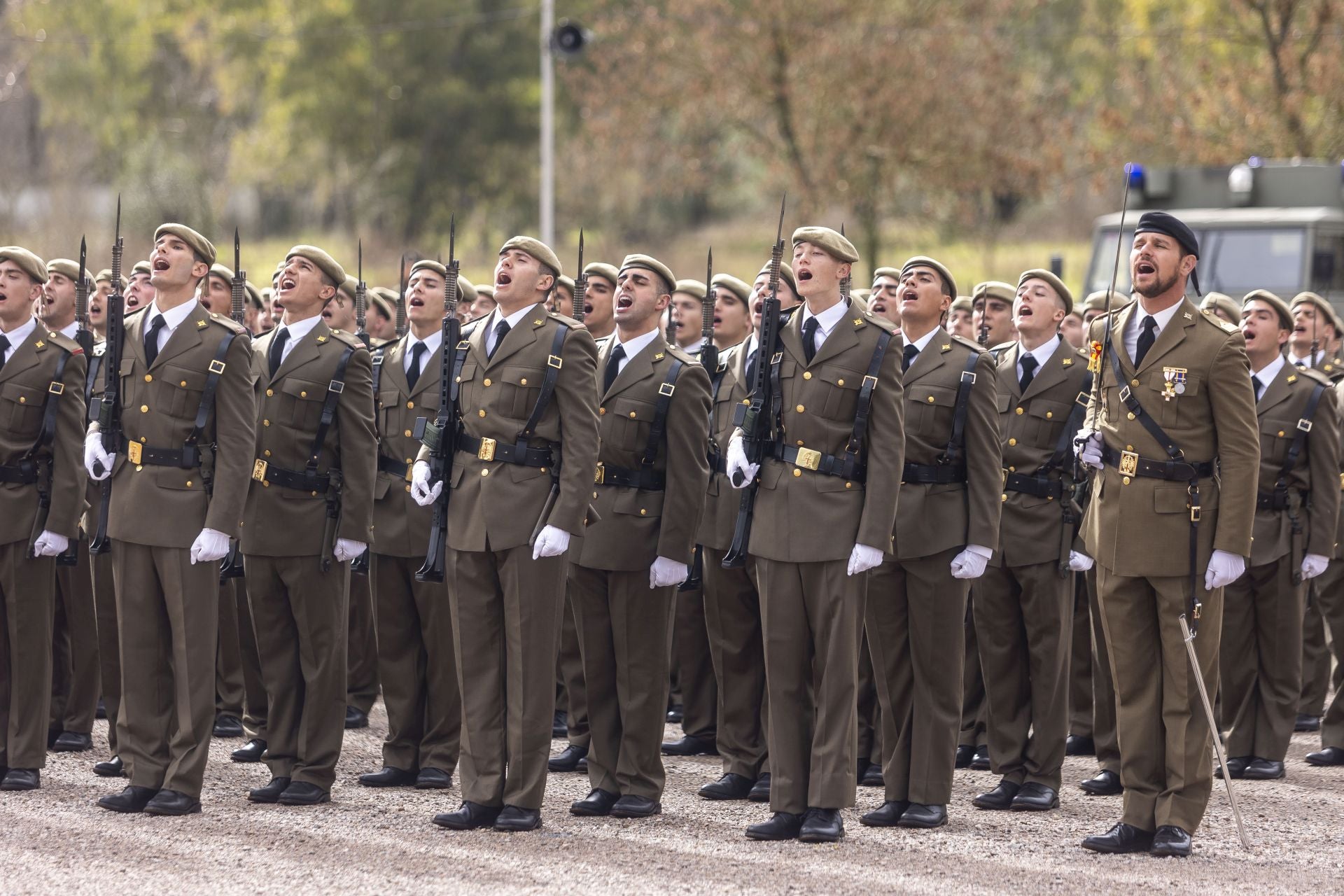 Fotos | Búscate en la jura de bandera en el Cefot de Cáceres