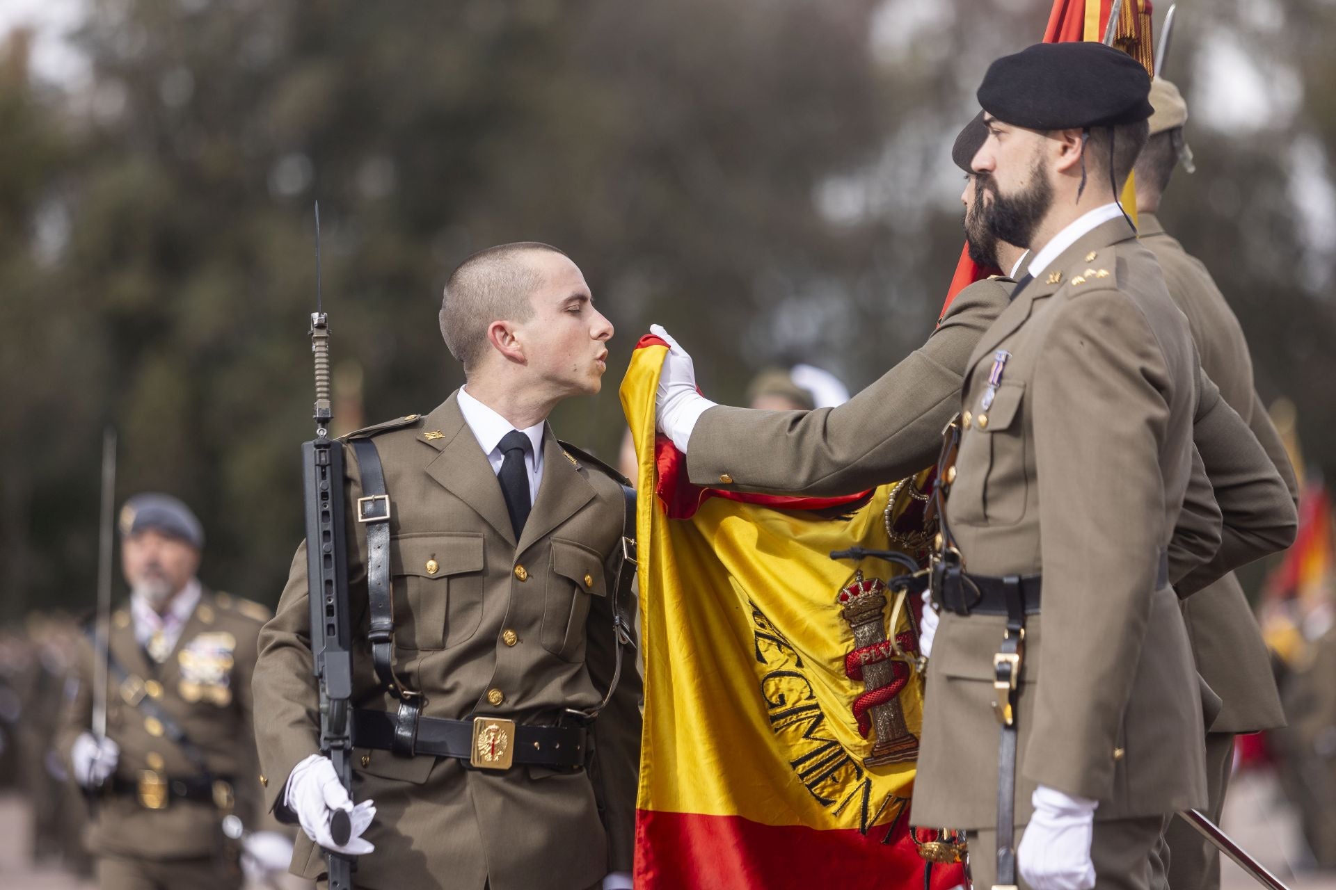 Fotos | Búscate en la jura de bandera en el Cefot de Cáceres