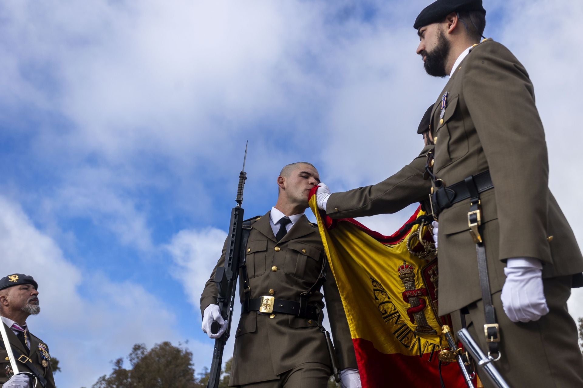 Fotos | Búscate en la jura de bandera en el Cefot de Cáceres