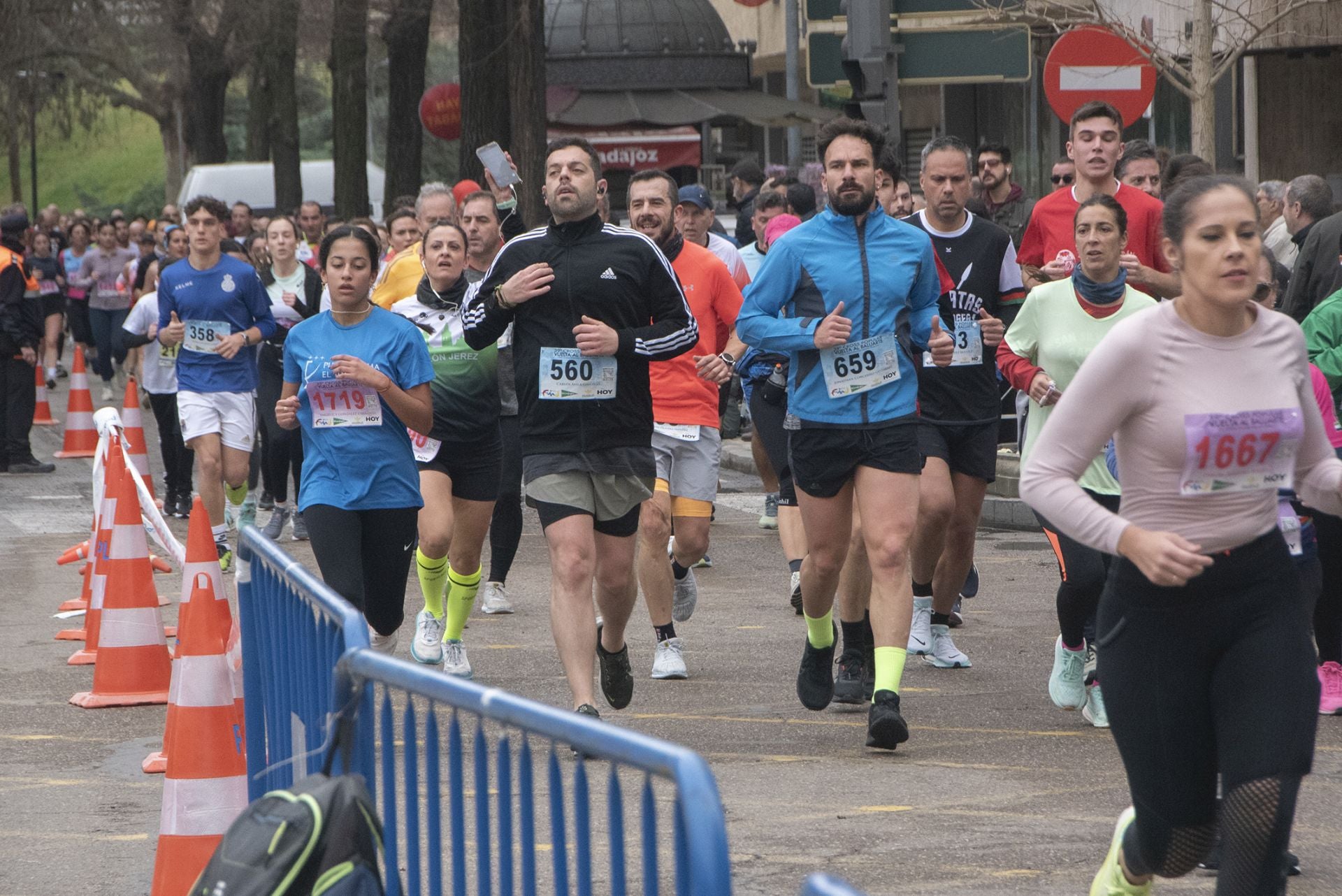 Búscate en La Vuelta al Baluarte de Badajoz (II)