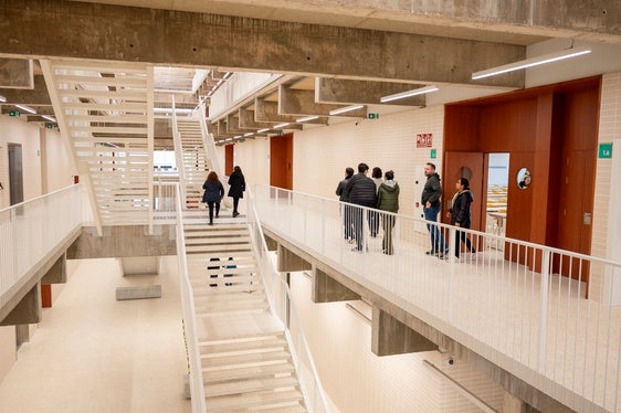 Fotos | Los estudiantes de Medicina, Enfermería y Fisioterapia estrenan las aulas de la nueva facultad