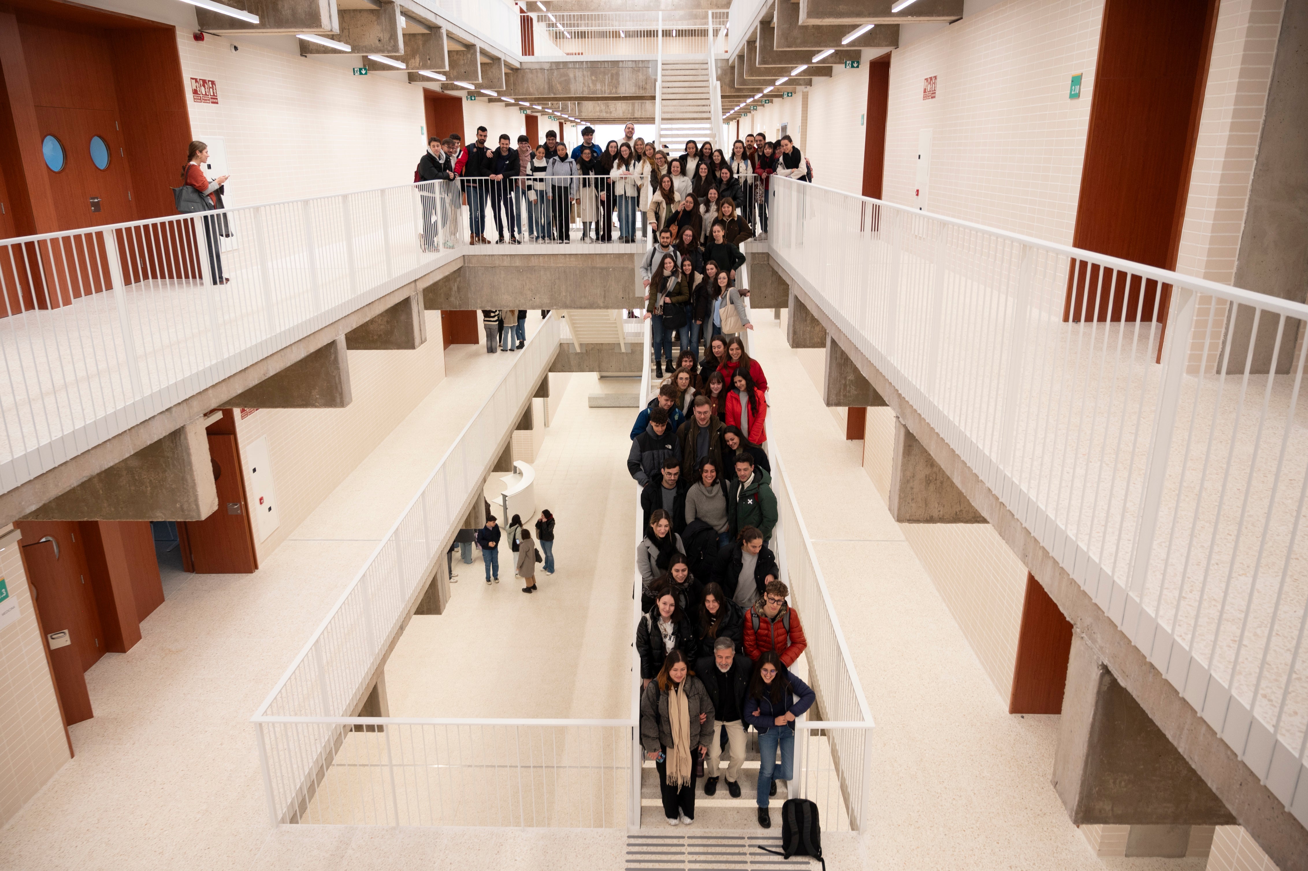 Fotos | Los estudiantes de Medicina, Enfermería y Fisioterapia estrenan las aulas de la nueva facultad