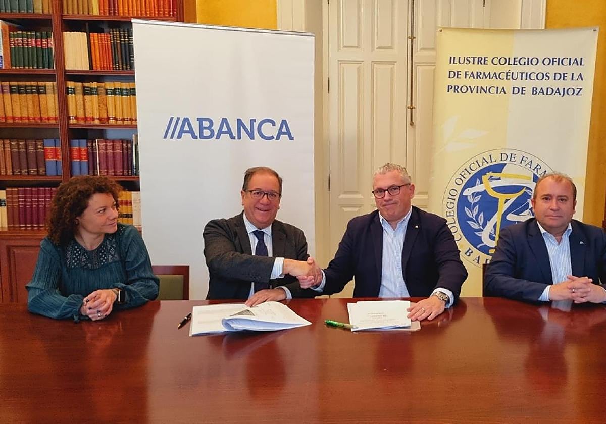 Firma del acuerdo de colaboración.