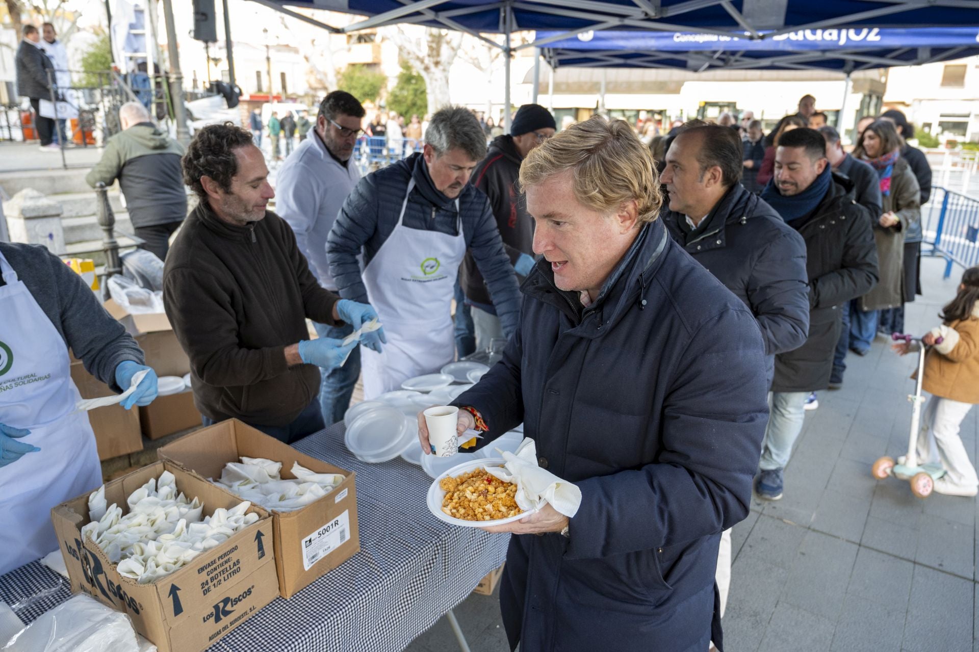 Así ha sido la degustación de las migas extremeñas más solidarias en Badajoz