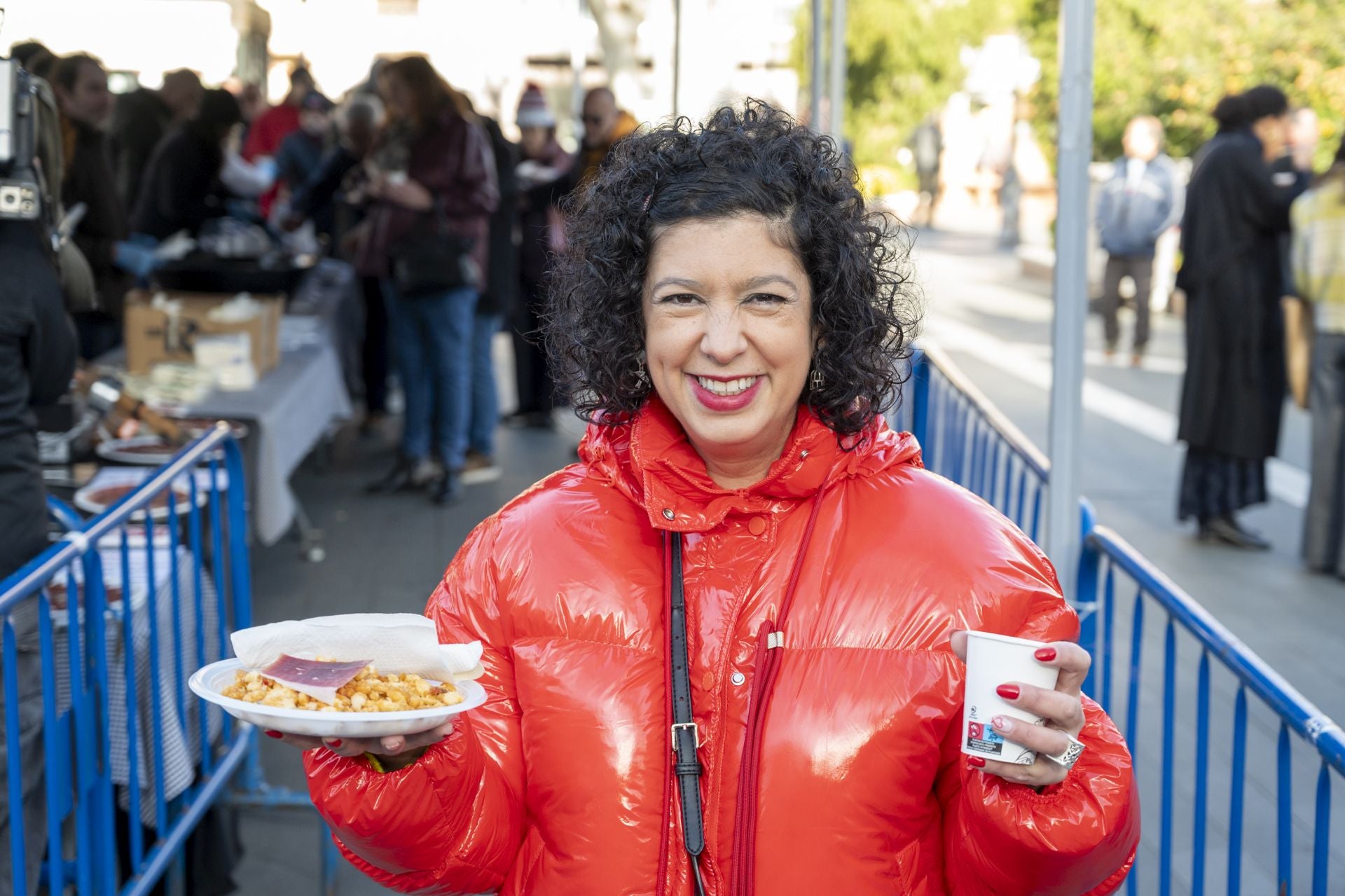 Así ha sido la degustación de las migas extremeñas más solidarias en Badajoz