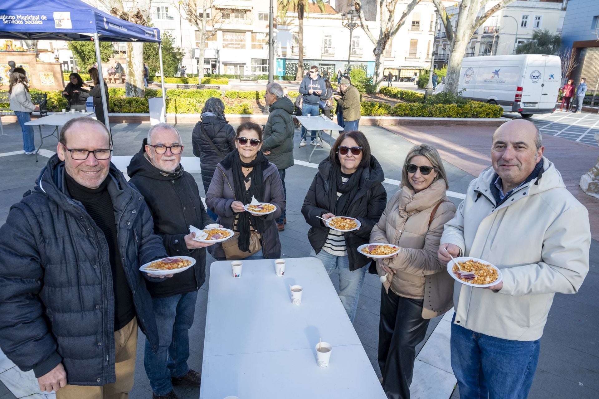 Así ha sido la degustación de las migas extremeñas más solidarias en Badajoz