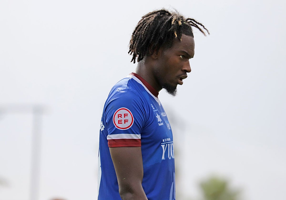 El Villanovense anunció este sábado el fichaje del delantero Bayo.