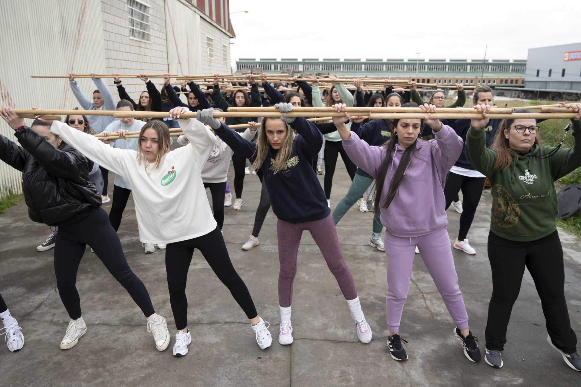 Fotos | Así son los ensayos de las comparsas del Carnaval de Badajoz