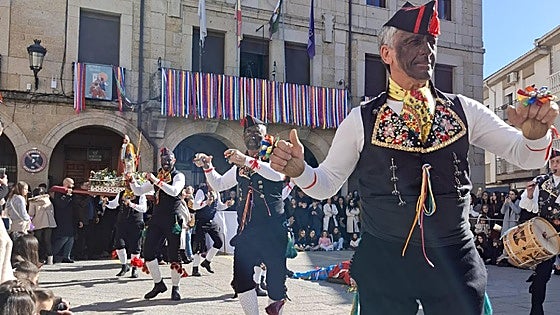 Los Negritos vuelven a danzar en las calles por San Blas