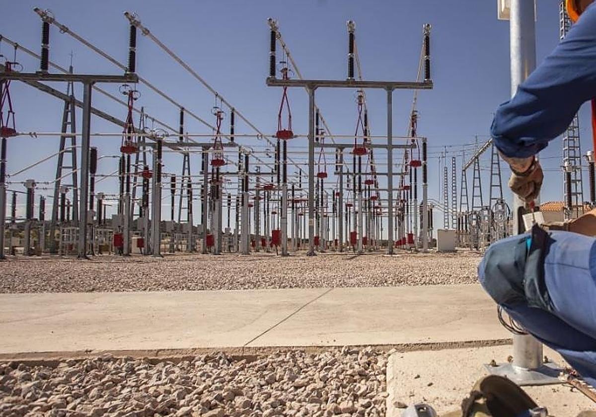 Imagen de archivo de una subestación eléctrica.