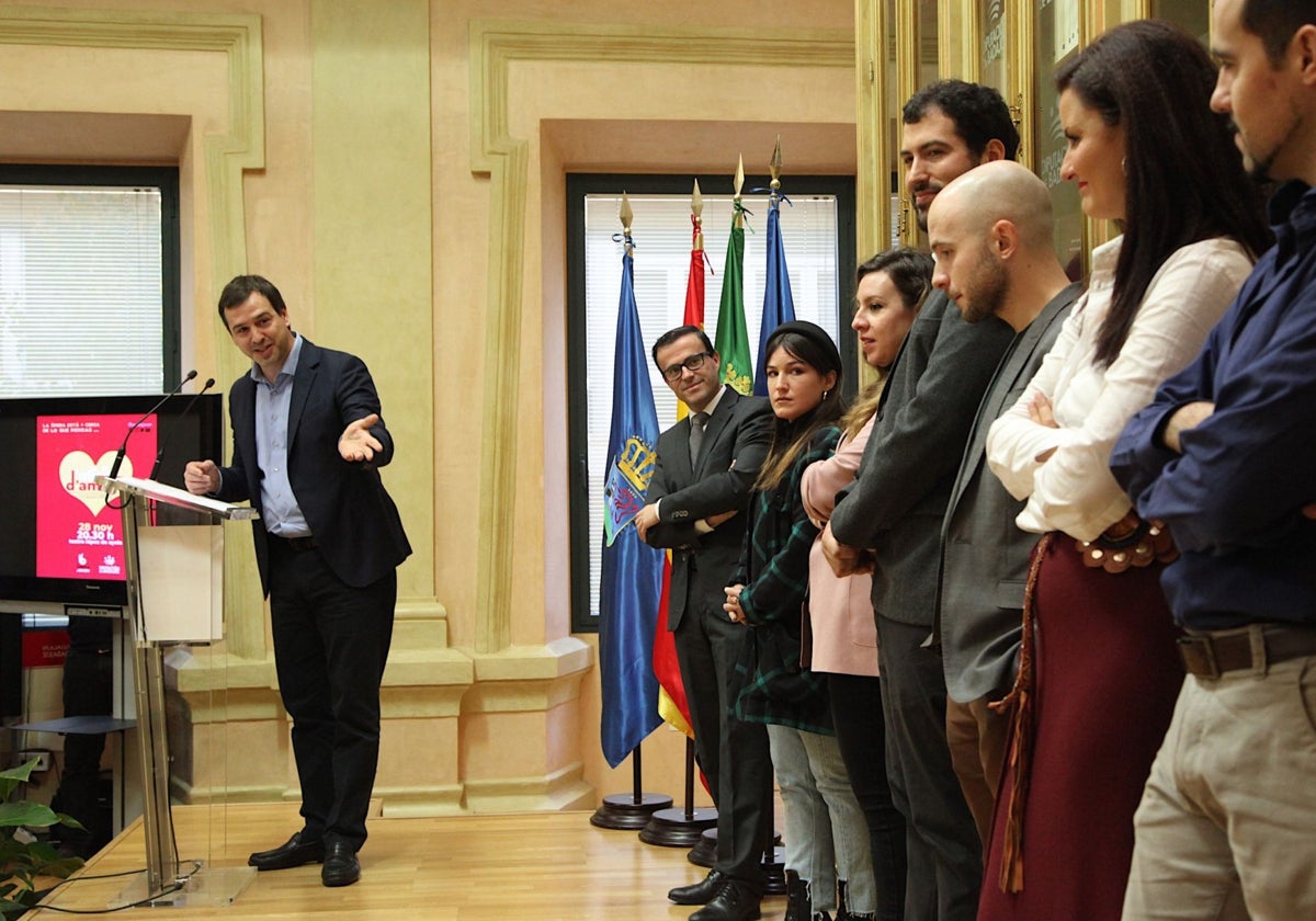 El hermano del presidente del Gobierno, David Sánchez, durante la presentación de una de las actividades del programa Ópera Joven.