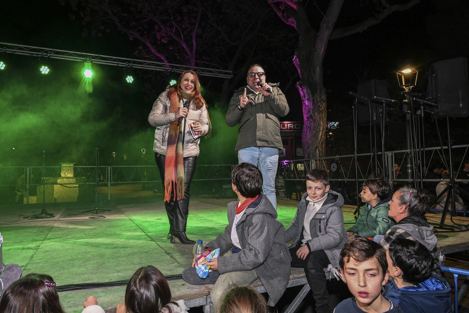 Las Candelas de la margen derecha en Badajoz, en imágenes