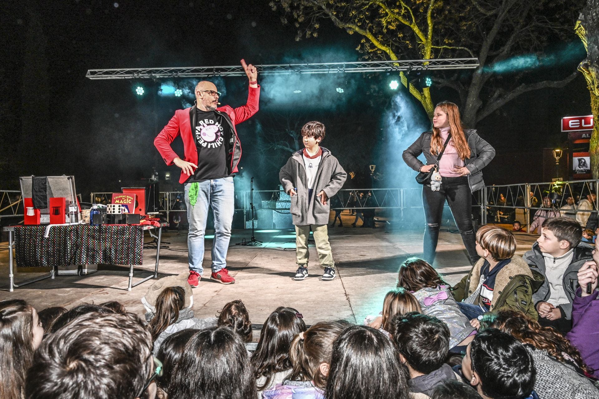 Las Candelas de la margen derecha en Badajoz, en imágenes