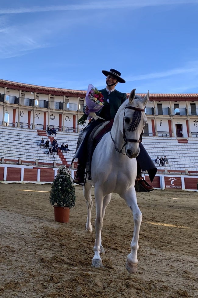 Una de las participantes en el festival de arte ecuestre.