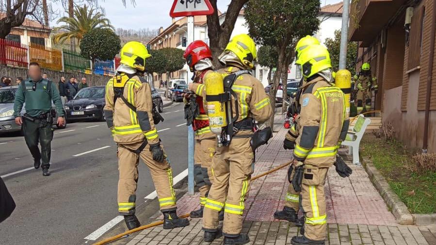 Fotos | Así ha quedado la vivienda tras el incendio en Jaraíz de la Vera