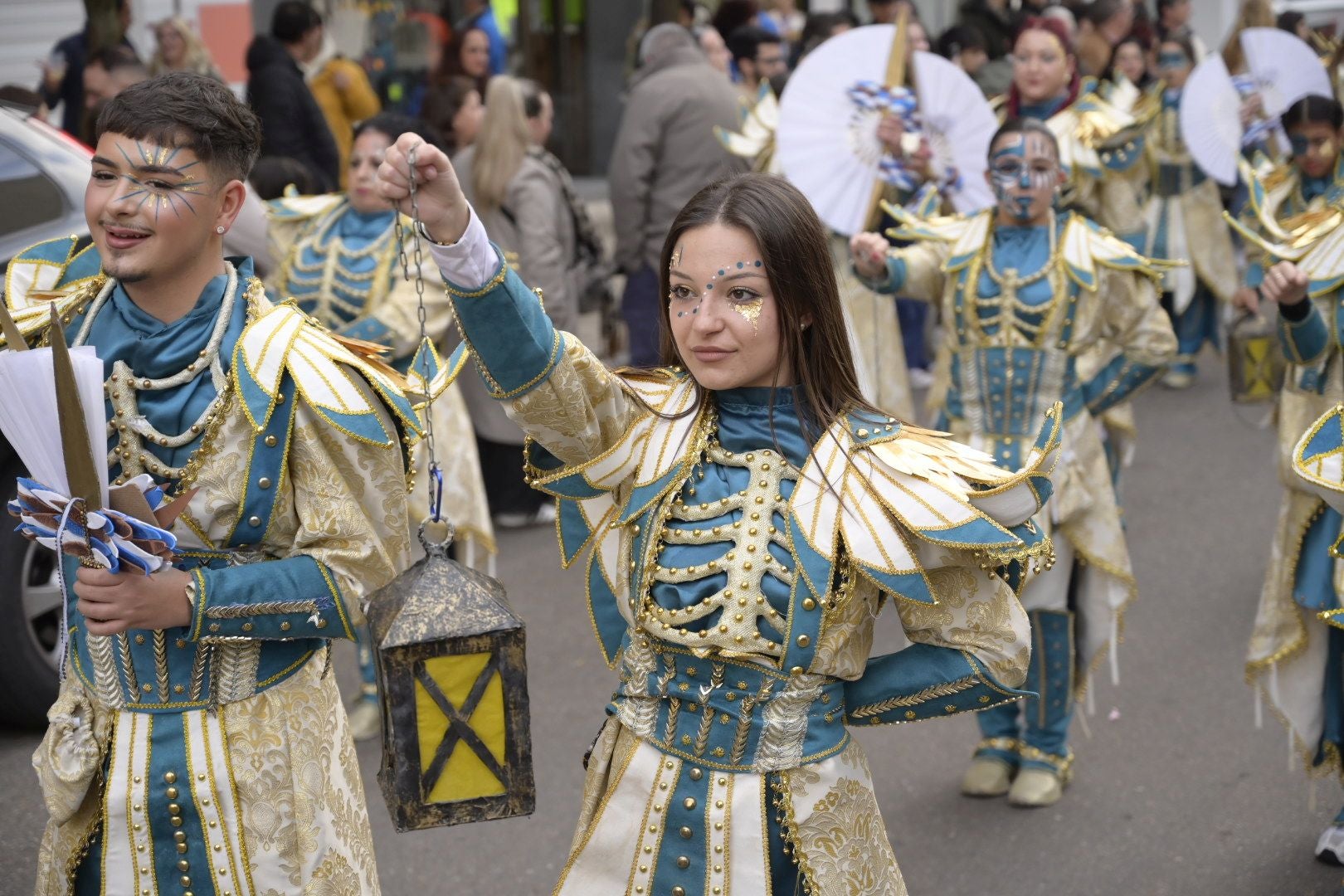 Así ha sido el desfile de comparsas con motivo de Las Candelas de Santa Marina