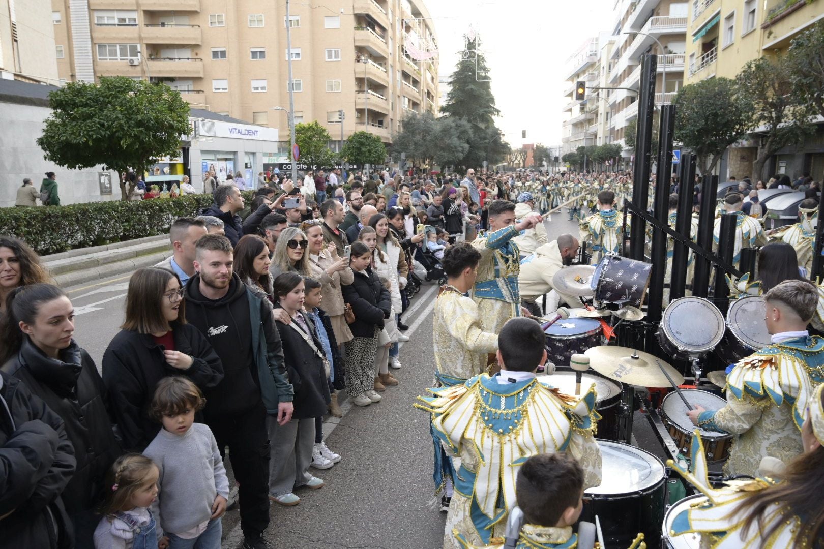 Así ha sido el desfile de comparsas con motivo de Las Candelas de Santa Marina