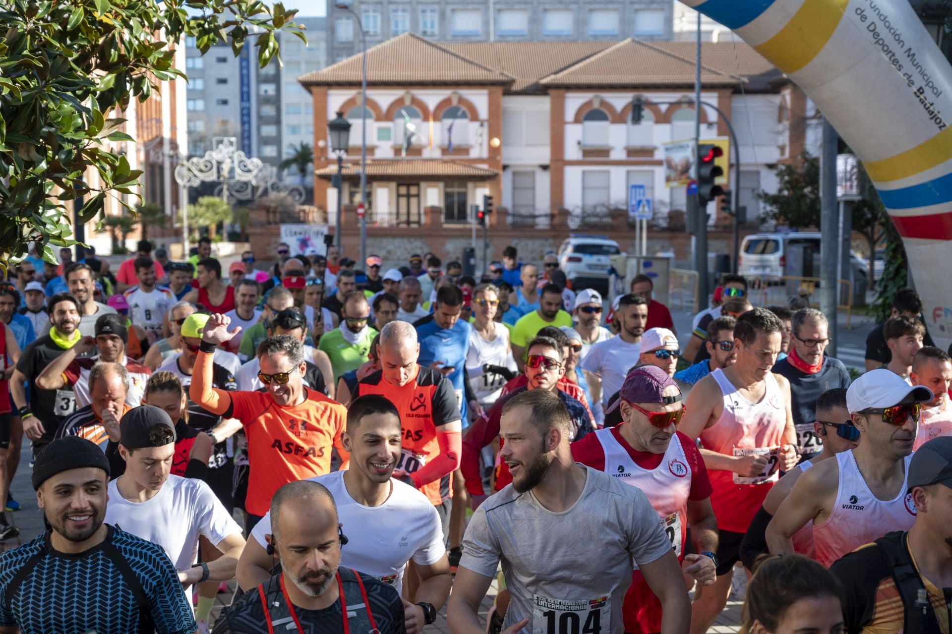 Carlos Gazapo y Raquel Cabaço se imponen en la media maratón Badajoz-Elvas