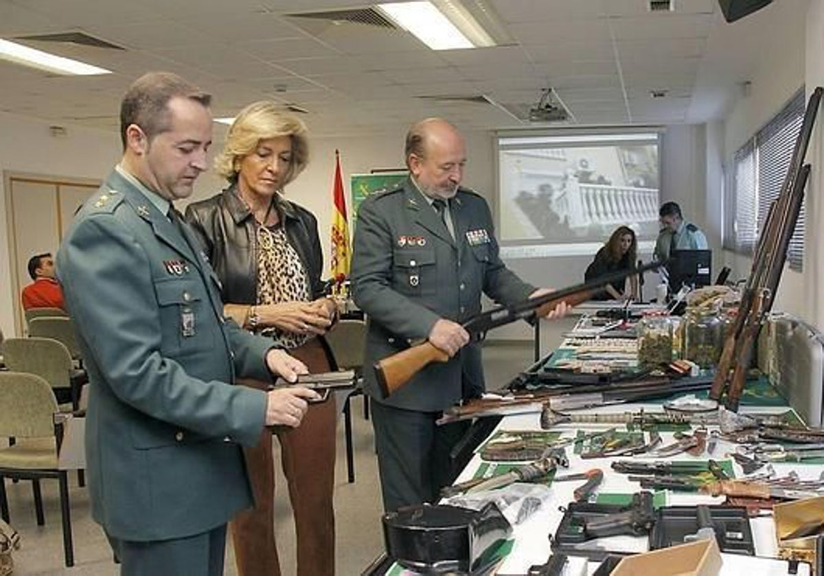 Armas intervenidas en 2015 durante la operación en la que fue detenido el preso que ahora se ha fugado.