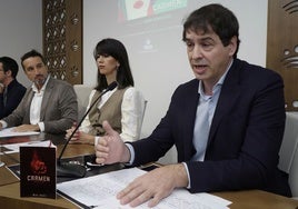 David Sánchez, en primer planto, en la presentación del programa Ópera Joven en la Diputación de Badajoz.