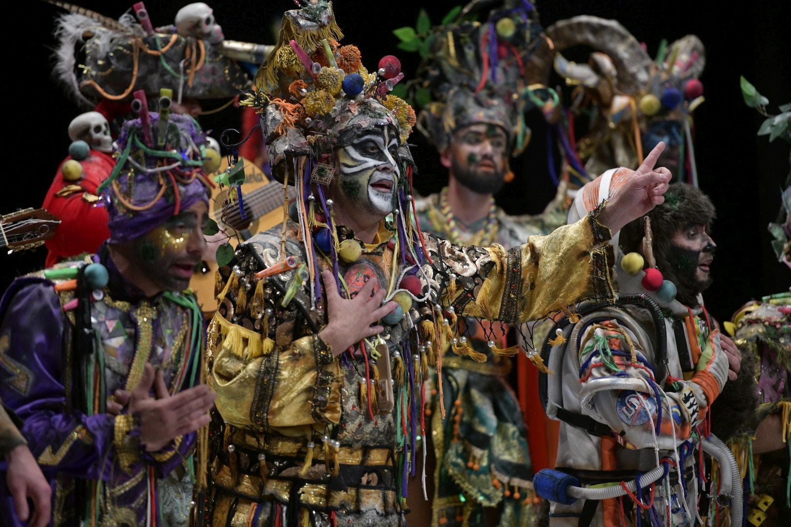 Actuación de la murga Sa Tersiao en el primer día de preliminares del Concurso de Murgas del Carnaval de Badajoz 2025. 