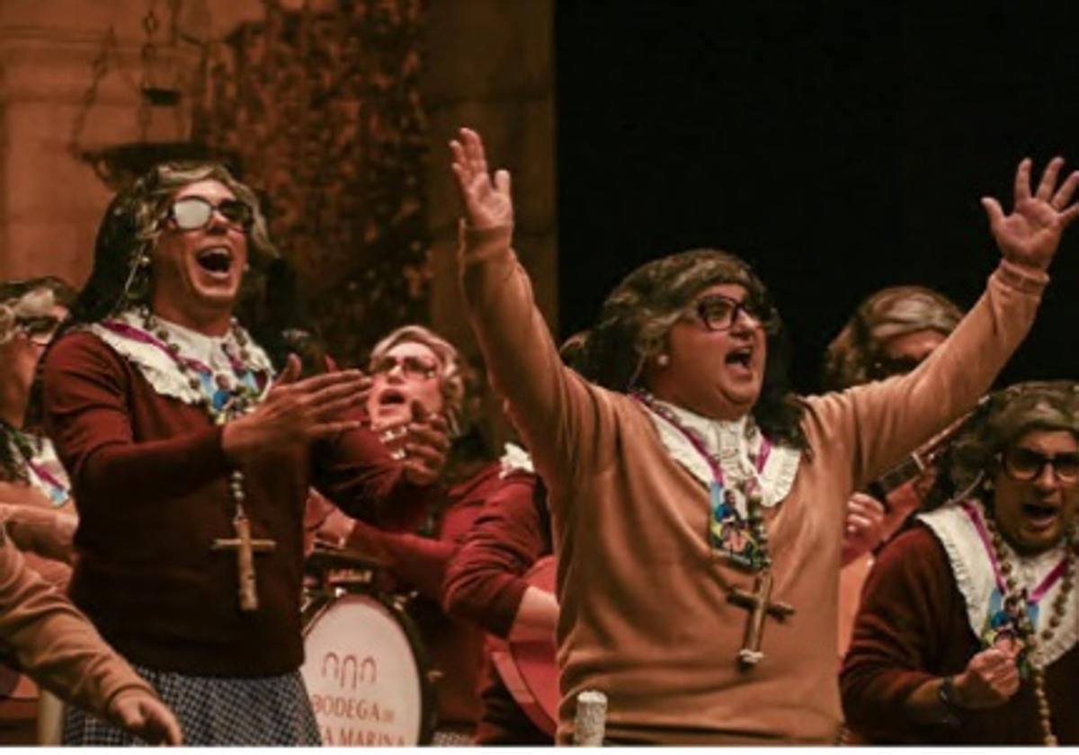 Actuación de la murga Los Mirinda en el Concurso de Murgas del Carnaval de Badajoz 2024.