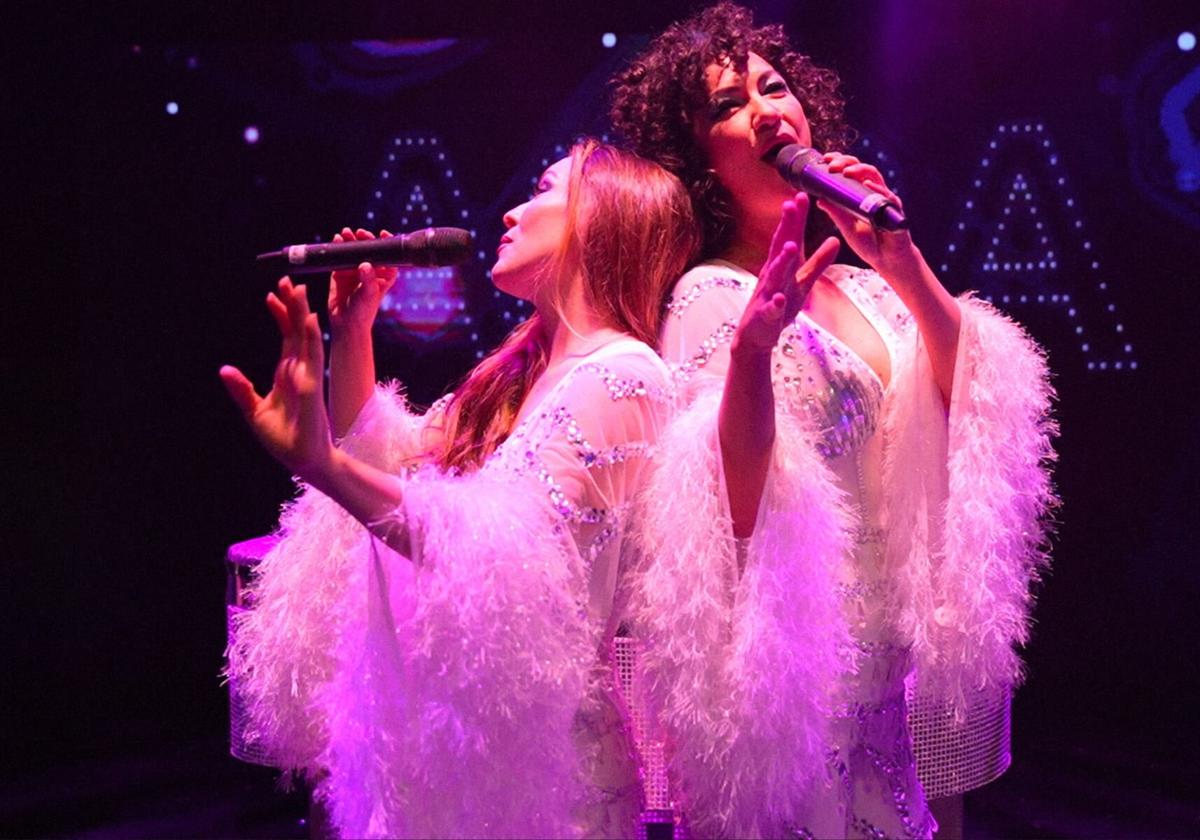 Dos de las cantantes del espectáculo 'We love disco' que podrás ver el domingo en el Gran Teatro