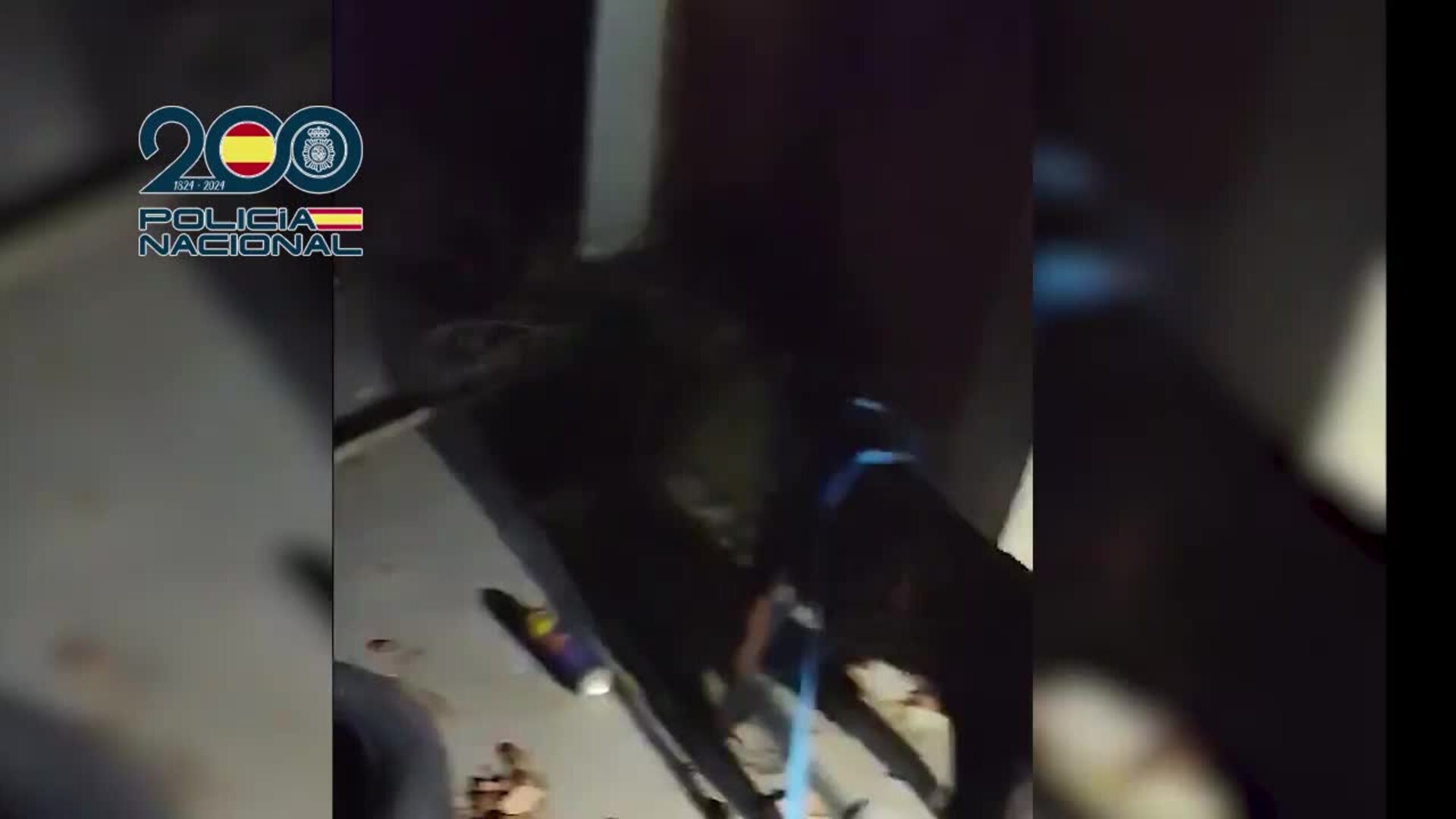 La Policía Nacional rescata a un perro de un pozo en Villanueva de la Serena