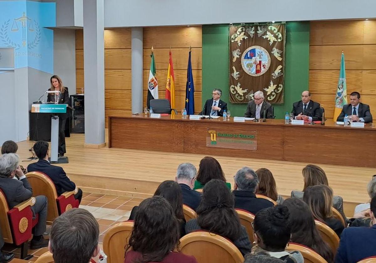 La Facultad de Derecho de la UEx conmemora su patrón con un acto institucional en Cáceres