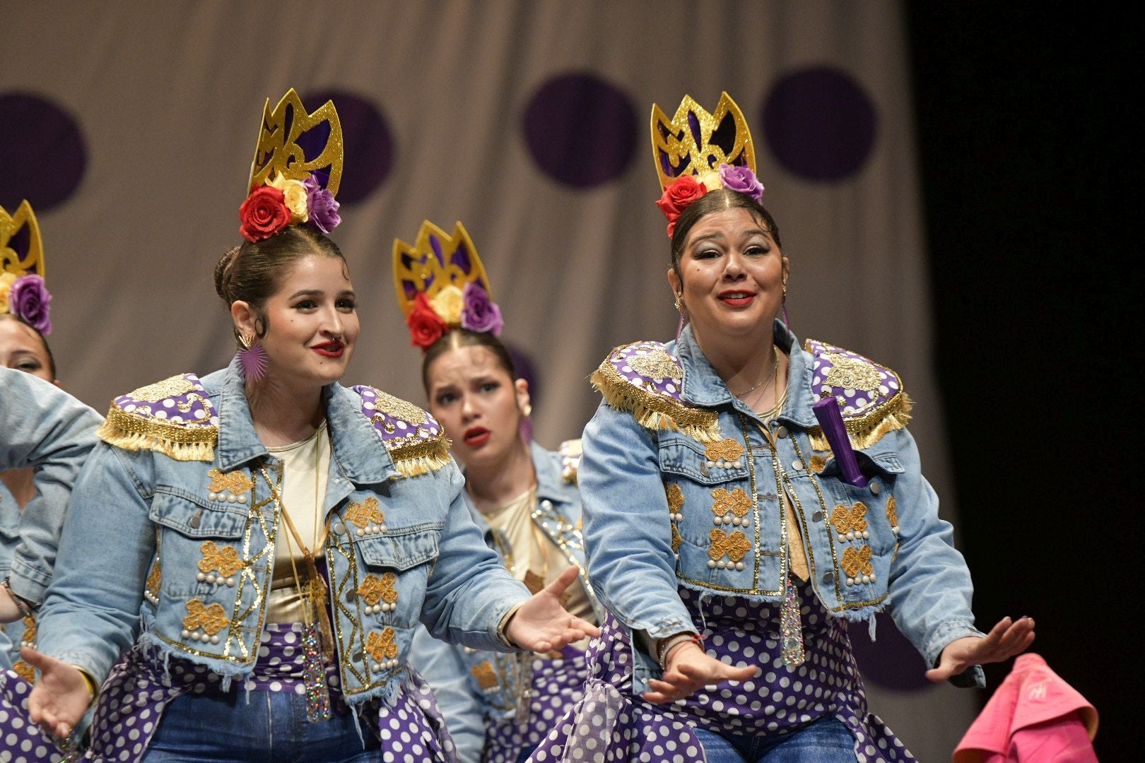 Actuación de Murguer Queen el cuarto y último día de preliminares del Concurso de Murgas del Carnaval de Badajoz 2025. 