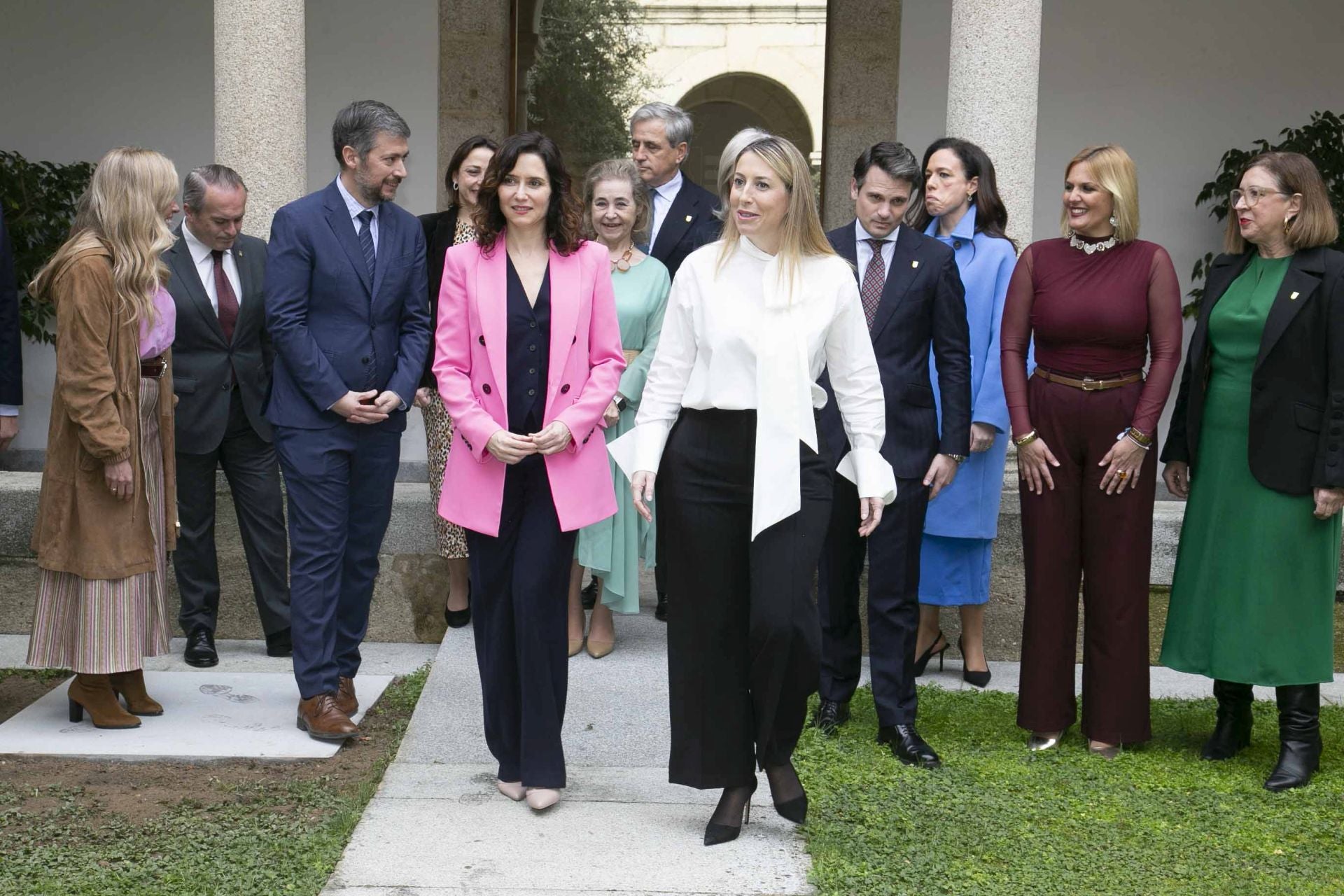 El encuentro de María Guardiola e Isabel Díaz Ayuso en Mérida, en imágenes