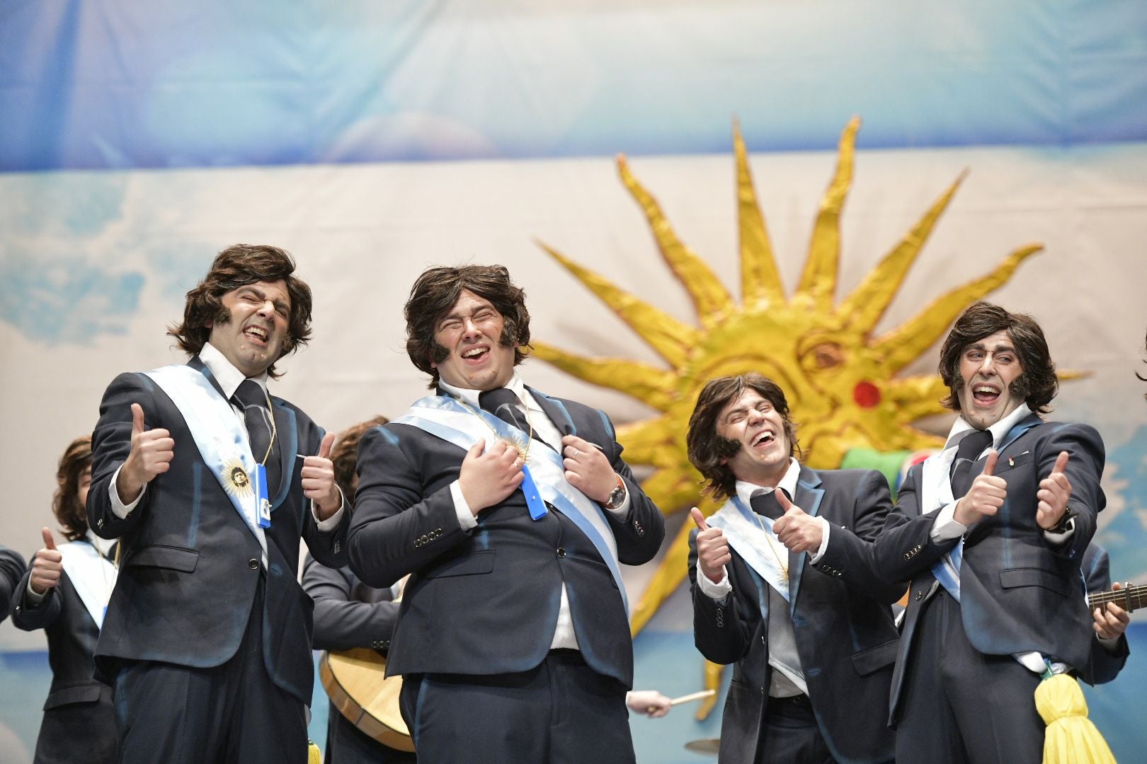 Actuación de De Tururta Madre en la primera semifinal del Concurso de Murgas del Carnaval de Badajoz 2025. 