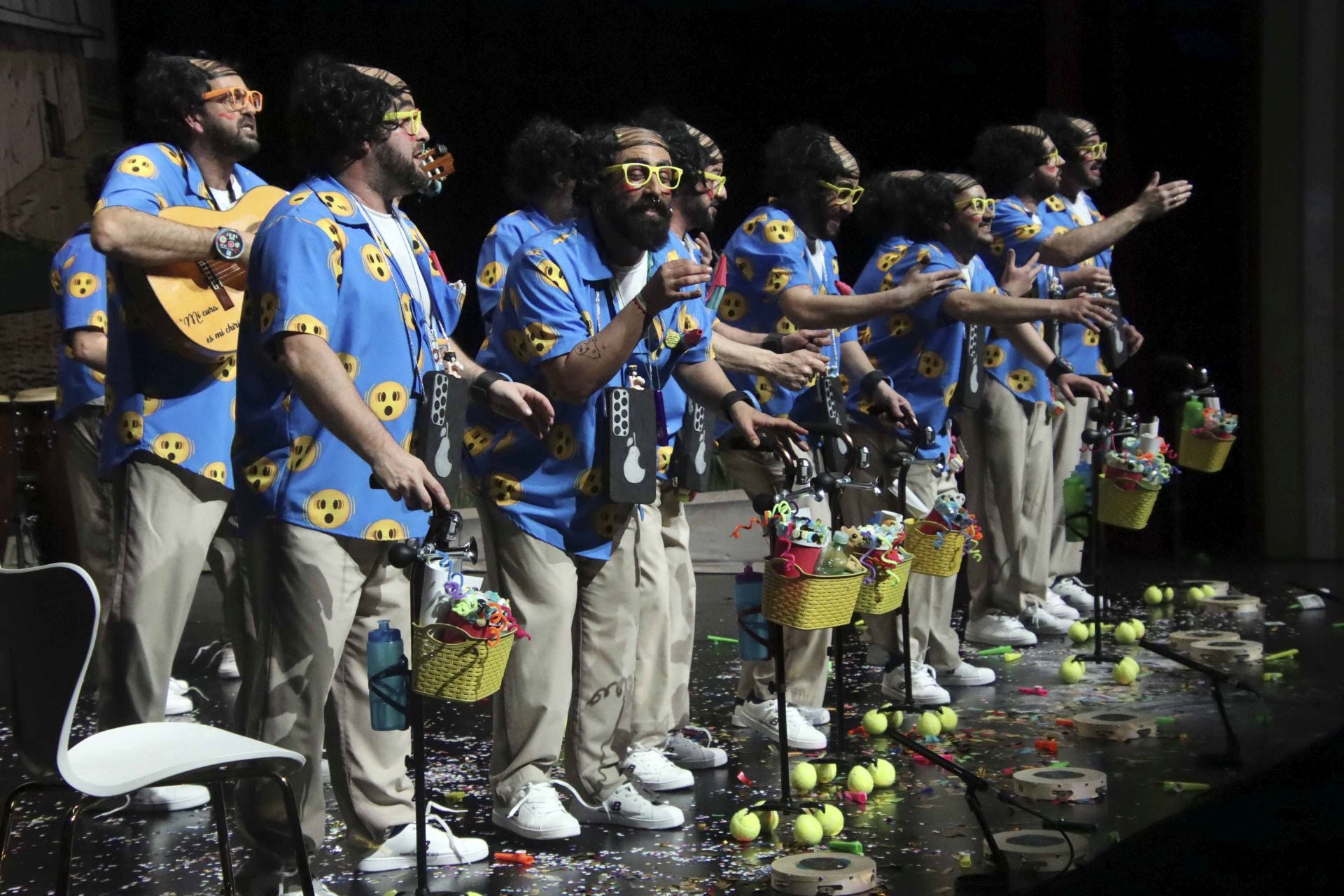 Actuación de la comparsa Esto ya no hay quien lo pare en la segunda semifinal del Carnaval Romano 2025.