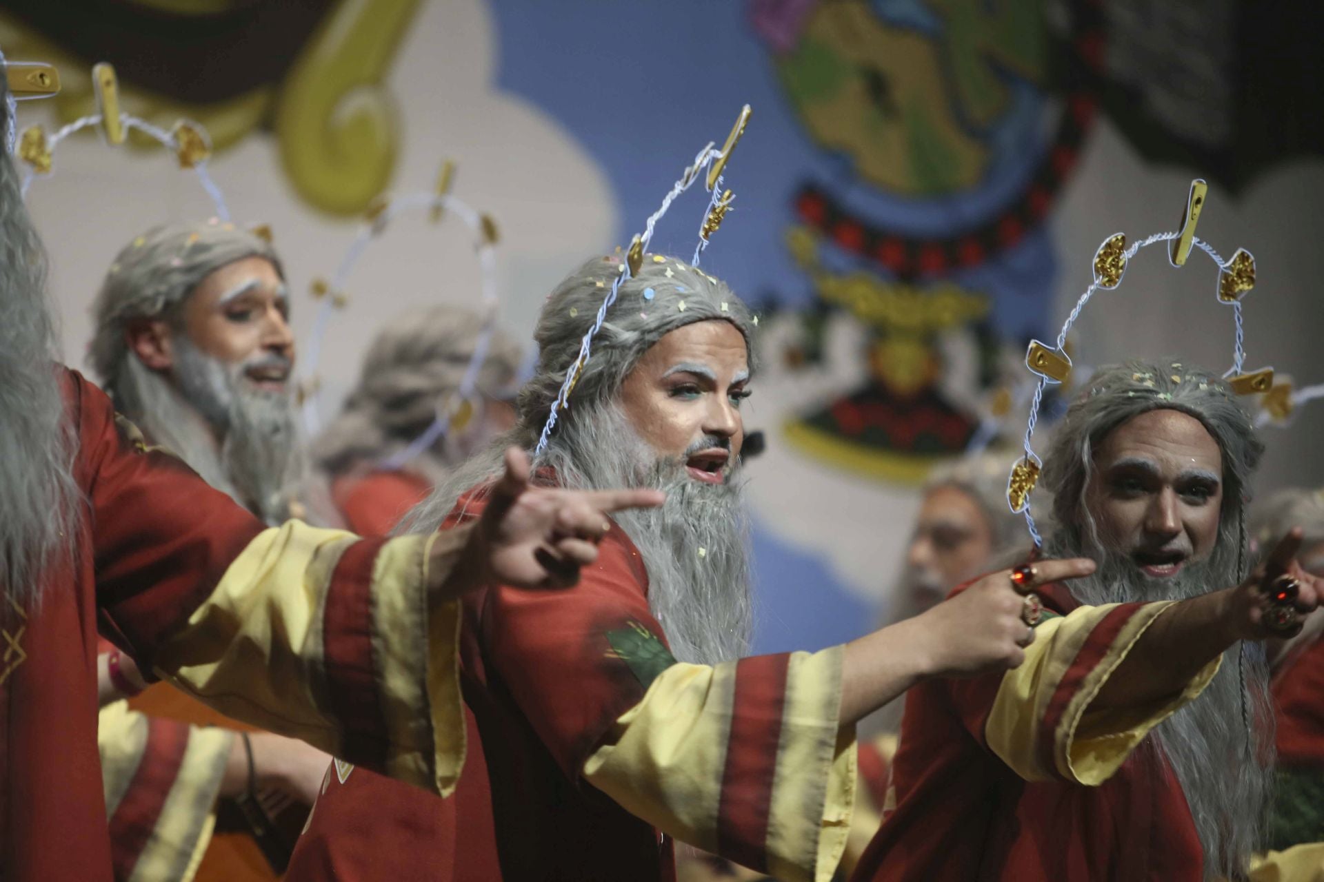 Actuación de Una chirigota divina en la segunda semifinal del Concurso de Agrupaciones del Carnaval Romano 2025. 