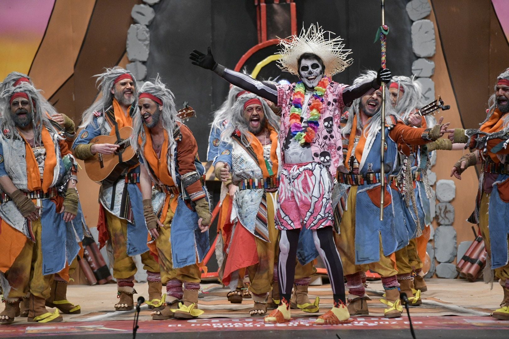 Actuación de Yo no salgo en la primera semifinal del Concurso de Murgas del Carnaval de Badajoz 2025. 
