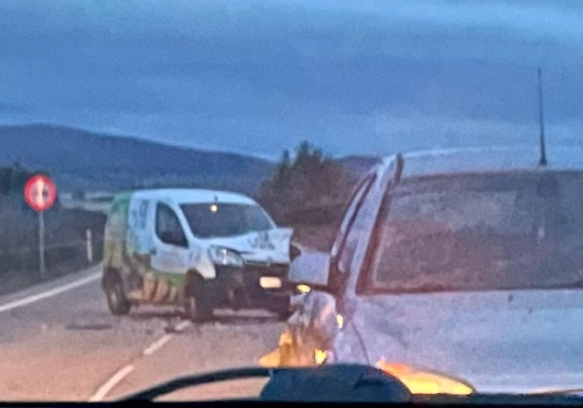 Un momento posterior al accidente en la circunvalación de Quintana de la Serena.