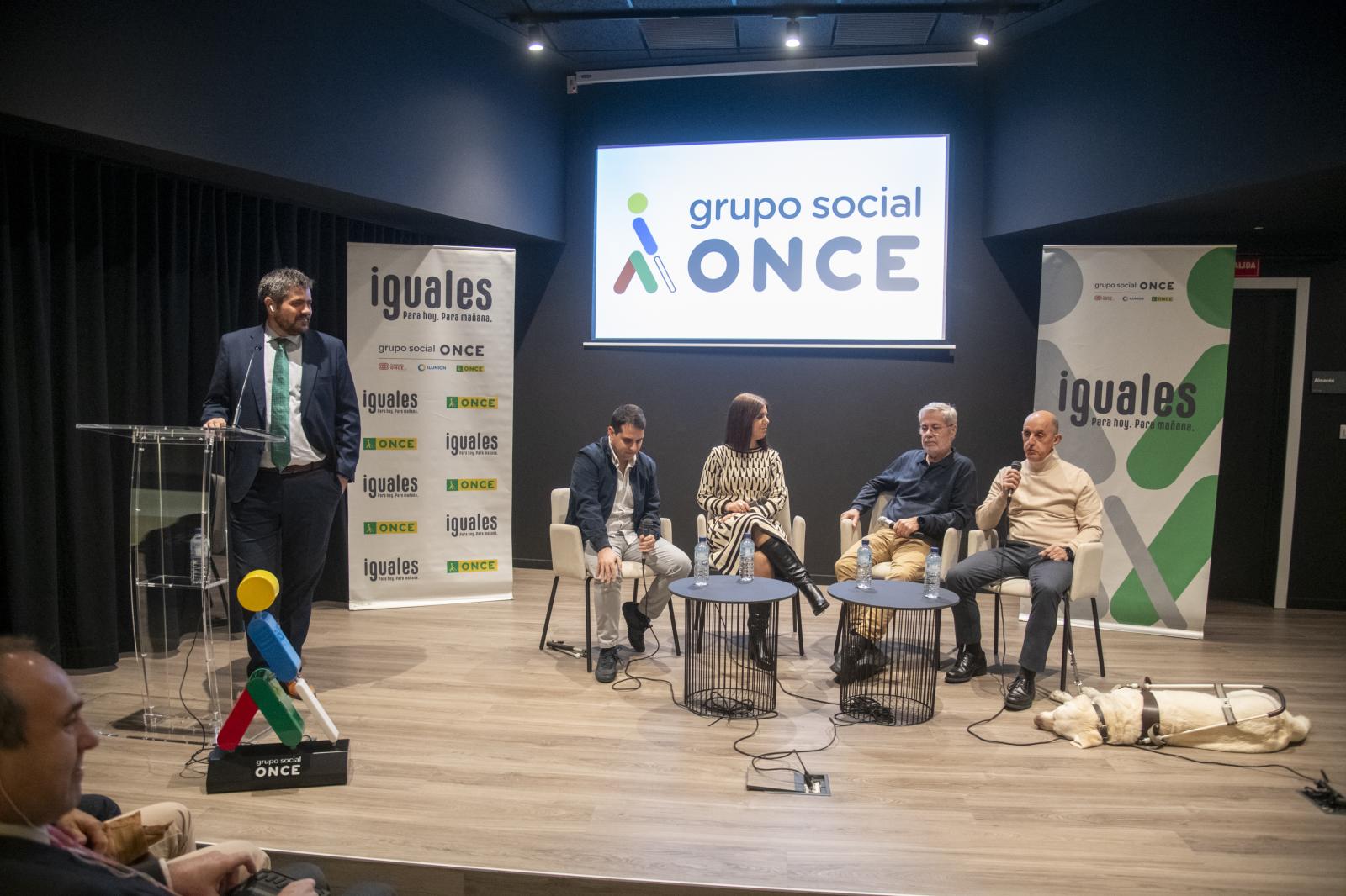 La ONCE presenta en Badajoz una serie sobre la vida cotidiana de un ...