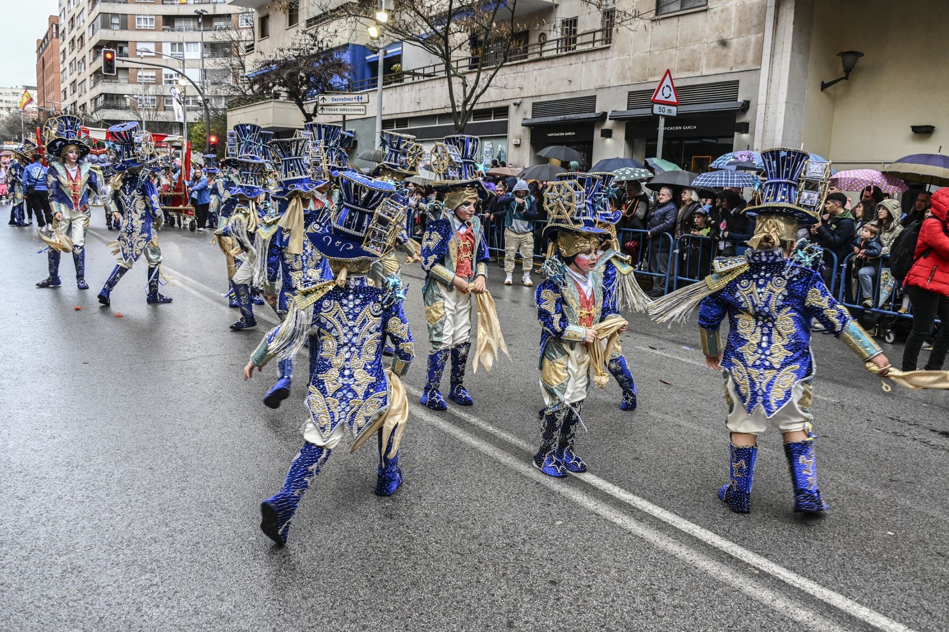 El desfile infantil de comparsas del Carnaval de Badajoz 2025, en imágenes