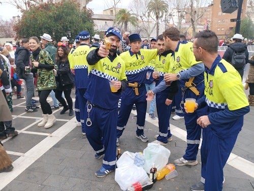 Disfraz de patrulla policial en Carnaval