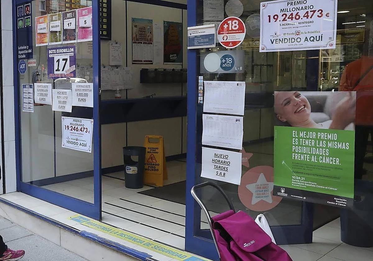 Tres afortunados se llevan más de 65.000 euros en La Primitiva del sábado