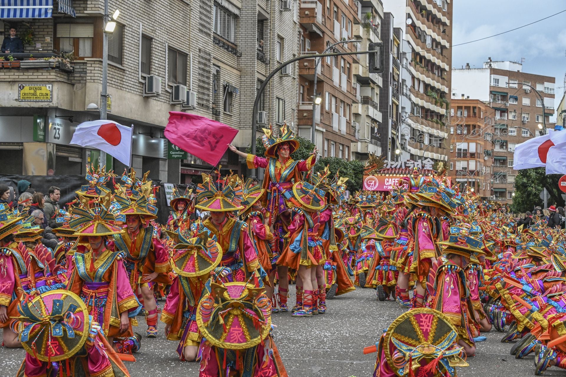 La comparsa ganadora del Gran Desfile del Carnaval de Badajoz, en imágenes