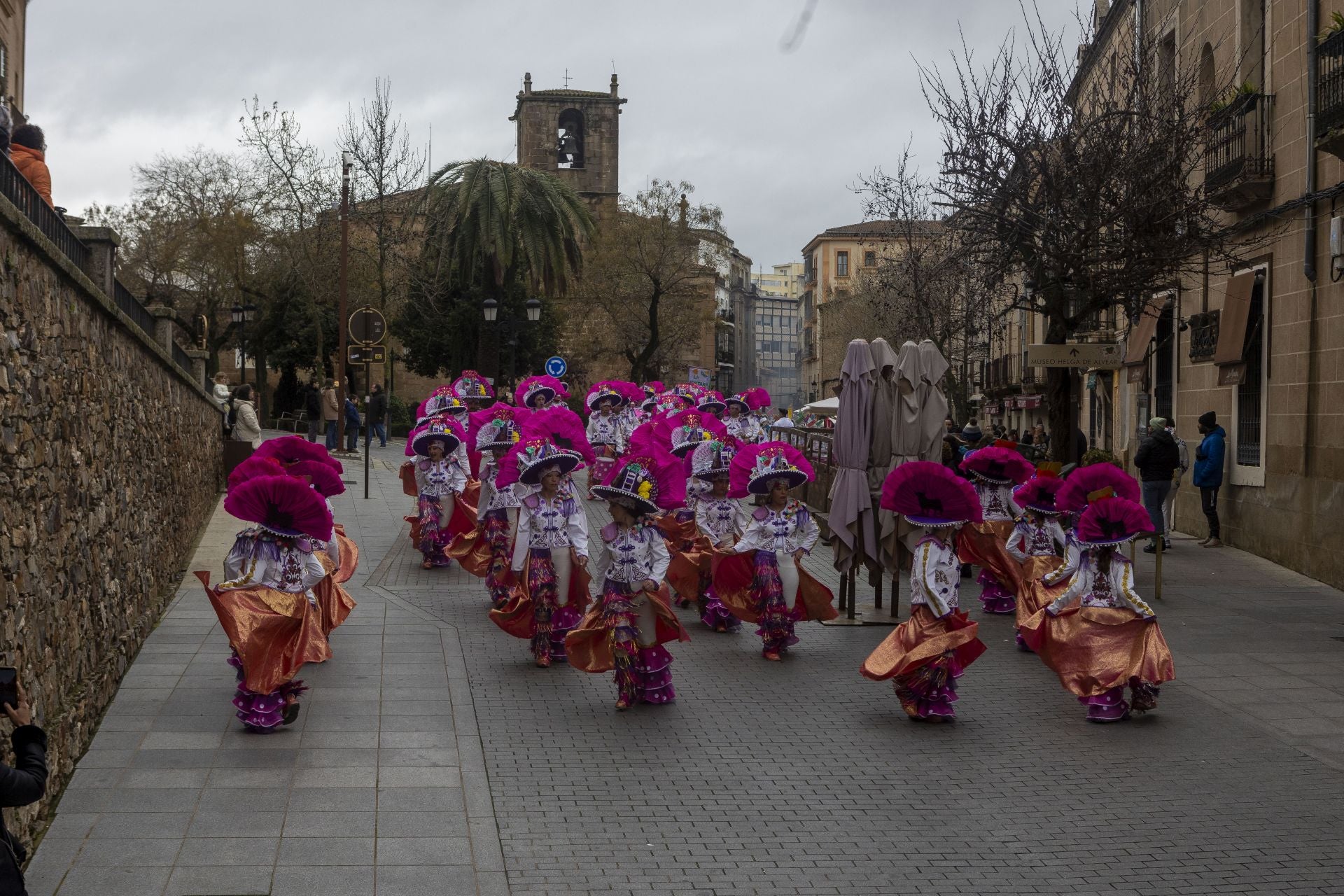 Las mejores imágenes del desfile matinal del domingo de Carnaval en Cáceres