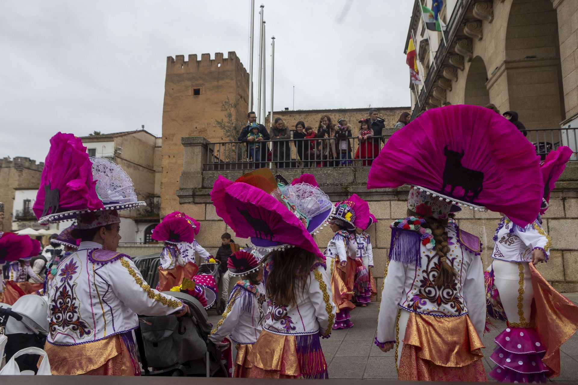 Las mejores imágenes del desfile matinal del domingo de Carnaval en Cáceres