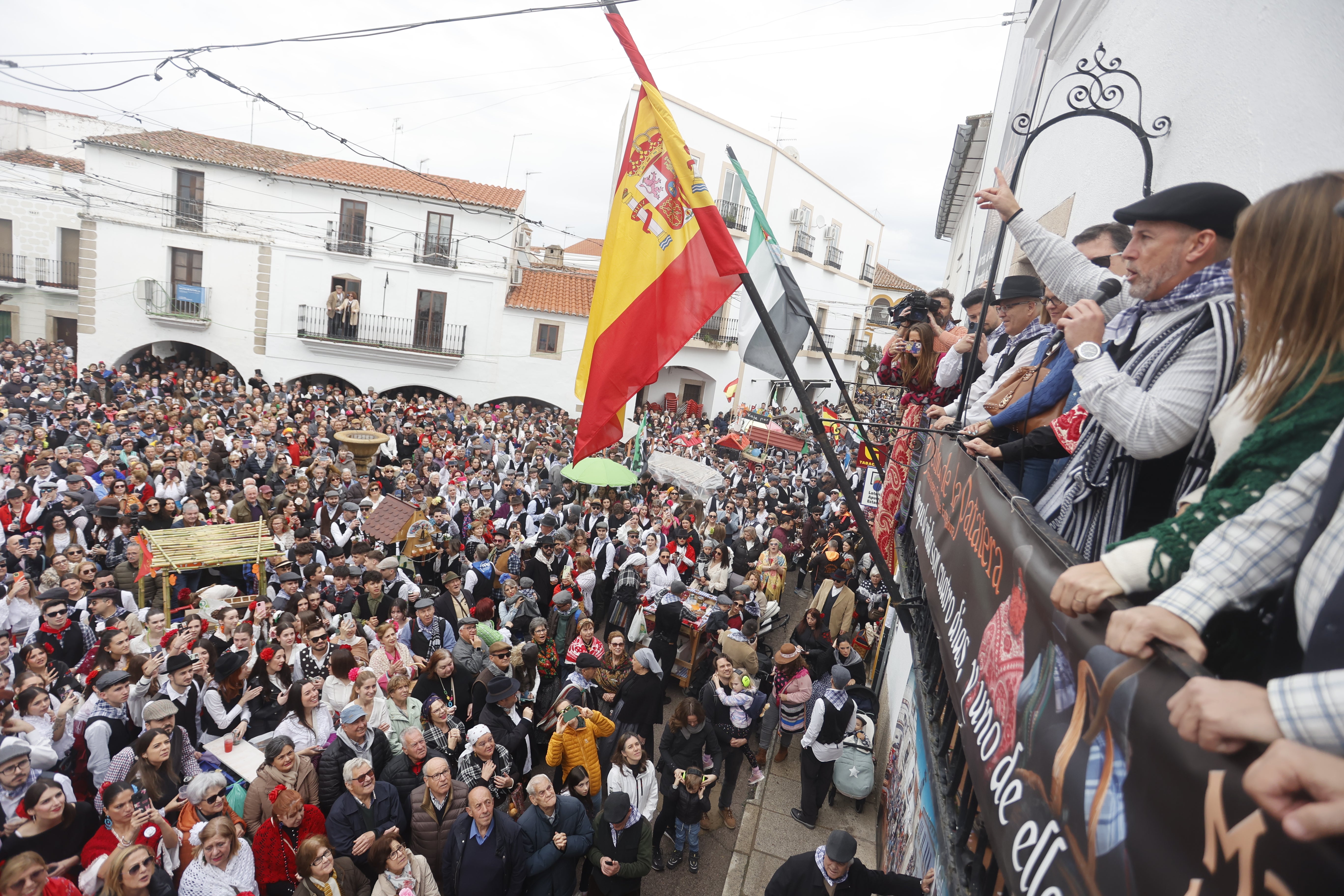 Cientos de personas disfrutan de la Pedida de la Patatera